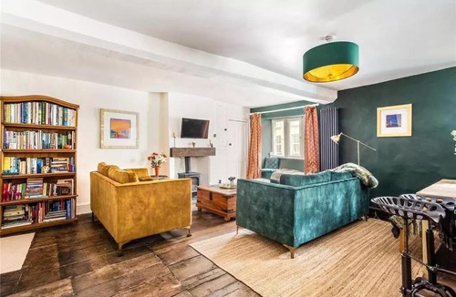Tetbury Apartment | 17th-Century Grade II House, Heart ofTetbury
