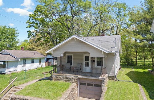 Canton House | 2 Bed, 1 Bath Small Ranch in Canton