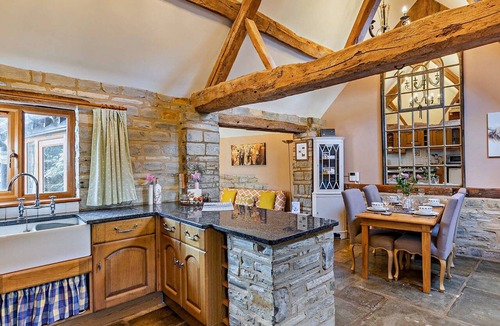 Ardens Grafton Cottage | 2 Bed in Bidford-on-Avon (94332)