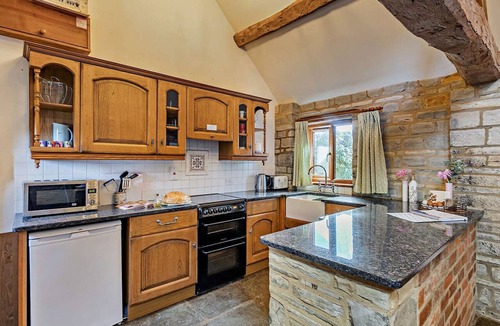 Ardens Grafton Cottage | 2 Bed in Bidford-on-Avon (94332)