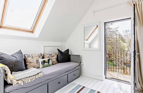 Ardens Grafton Cottage | 2 Bed in Bidford On Avon (oc-82334)