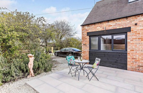 Ardens Grafton Cottage | 2 Bed in Bidford On Avon (oc-82334)