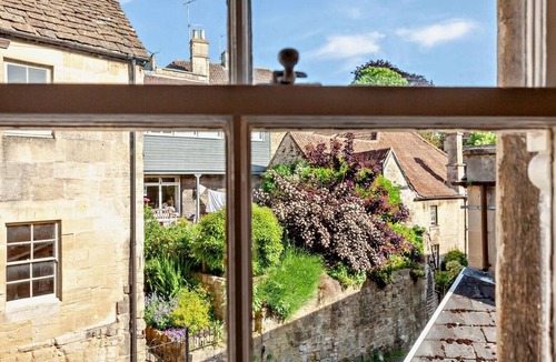 Bradford-on-Avon Cottage | 2 Bed in Bradford-on-avon (oc-31970)