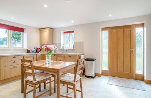 Barrow Gurney Cottage | 2 Bed in Bristol (oc-72582)