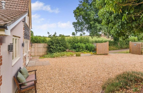 Barrow Gurney Cottage | 2 Bed in Bristol (oc-72582)
