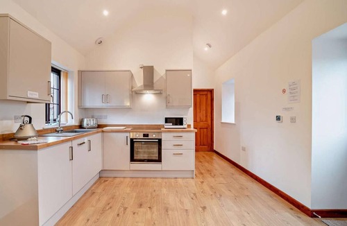 Stanton Drew Cottage | 2 Bed in Bristol (oc-72836)