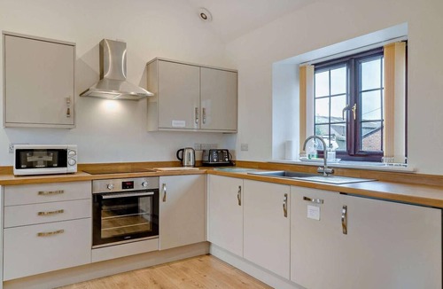 Stanton Drew Cottage | 2 Bed in Bristol (oc-72837)