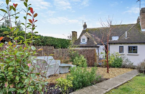 Snowshill Village Cottage | 2 Bed in Broadway (oc-95825)