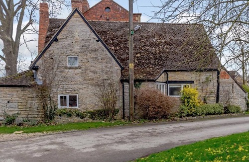 Pitchcombe Cottage | 2 Bed in Evesham (oc-49245)