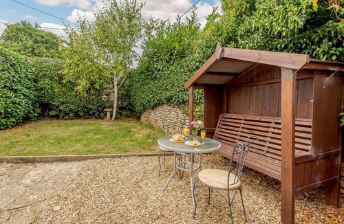 Broadwell Cottage | 2 Bed in Lechlade (oc-40194)