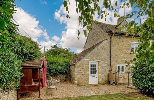 Broadwell Cottage | 2 Bed in Lechlade (oc-40194)