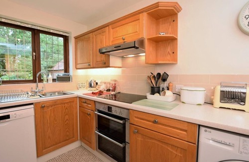 Whichford Cottage | 2 Bed in Shipston-on-stour (oc-75870)