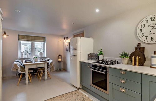 Quedgeley Cottage | 2 Bed in Warwick (oc-77617)