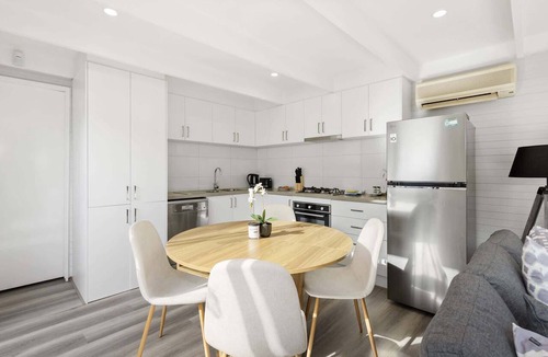 Rosebud Apartment | 2-Bed Rosebud Apartment with BBQ & Garden