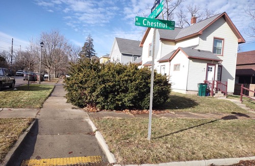 Lansing Apartment | 2-bedroom apartment in peaceful Lansing with AC for your stay