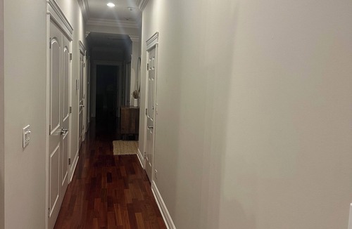 Kenwood Condo | 2 bedroom condo in North Kenwood Hyde Park with elevator.
