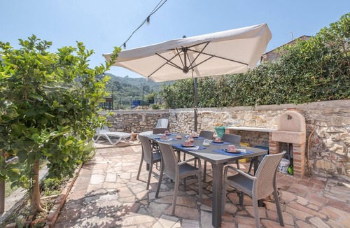 Borgo d'Oneglia House | 2 bedroom nice home in Borgo d'Oneglia