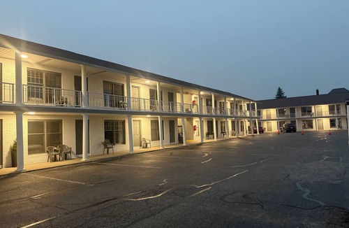 Cheboygan Apartment | 2-bedroom suites at continental inn downtown cheboygan