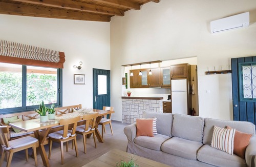 Megalo Metochi Villa | 2 bedrooms+studio, ideal for kids, 36m² pool, 2.500m² garden, 2,5km from town