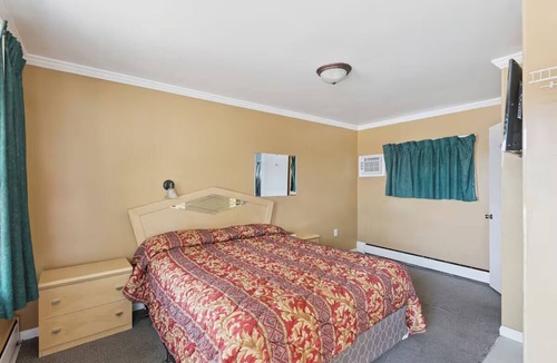 Shields Hotel | 2 Budget- Friendly Rooms for Work Trips Near Conference Center & Dining Spots!