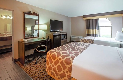 Northwood Hotel | 2-Star Hotel ∙ Baymont by Wyndham Northwood