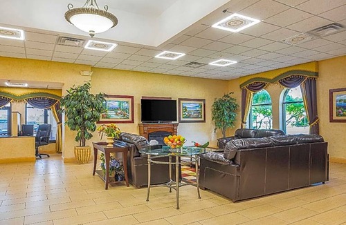 Coldwater Hotel | 2-Star Hotel ∙ Quality Inn & Suites Coldwater near I-69