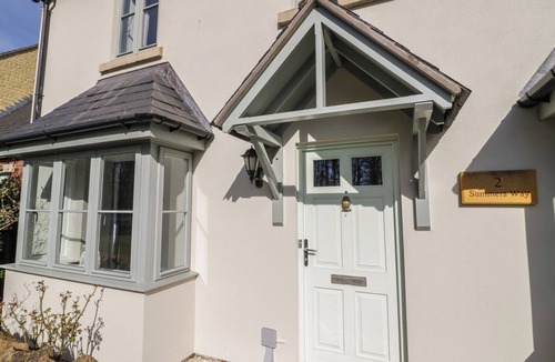 Lower Lemington Cottage | 2 SUMMERS WAY, pet friendly, with open fire in Moreton-In-Marsh