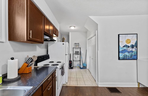 Meridian-Kessler House | 2Bd/2Bth King Beds, Patio, Walk to Trail, Safe & Quiet, Newly Furnished