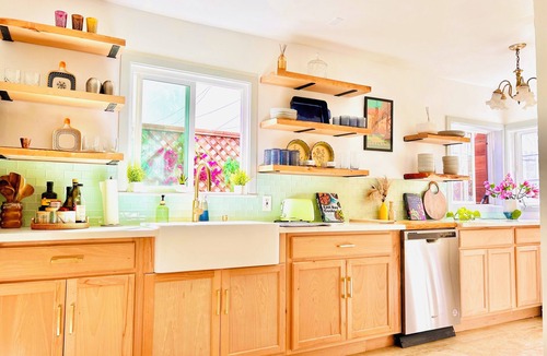 Bushrod House | 2Bed-2Bath Temescal Retreat near UC-Berkeley with firepit patio & outdoor dining