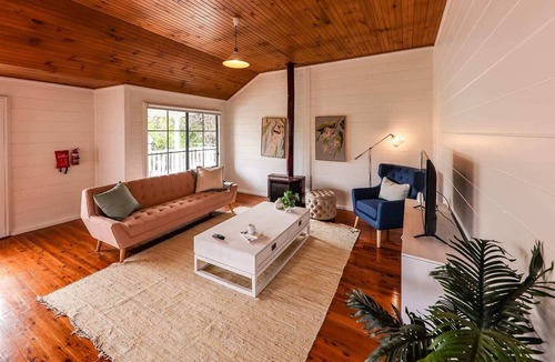 Daylesford Cabin | 2BR Cosy Cottage Right Near Lake Daylesford