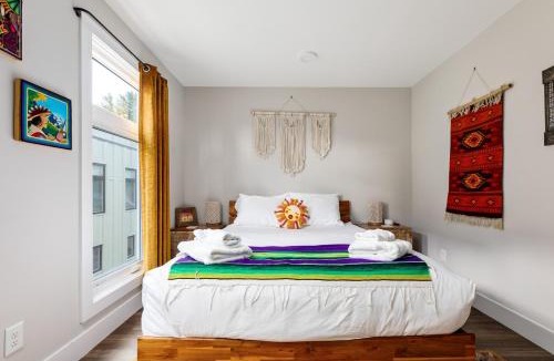 Traverse City House | 2BR Suncatcher Downtown Rooftop Steps to Beach