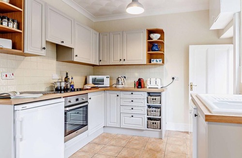 Chepstow Cottage | 3 Bed in Chepstow (oc-81047)