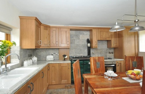 Lydney Cottage | 3 Bed in Lydney (oc-52148)