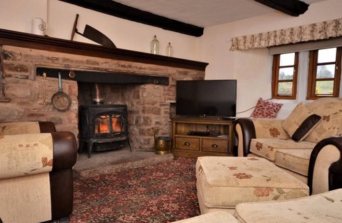 Lydney Cottage | 3 Bed in Lydney (oc-52148)