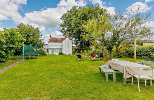 Eckington Cottage | 3 Bed in Pershore (oc-92975)