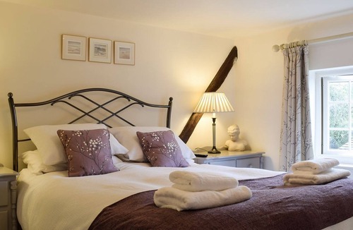 Snitterfield Cottage | 3 bedroom accommodation in Snitterfield, near Stratford-upon-Avon