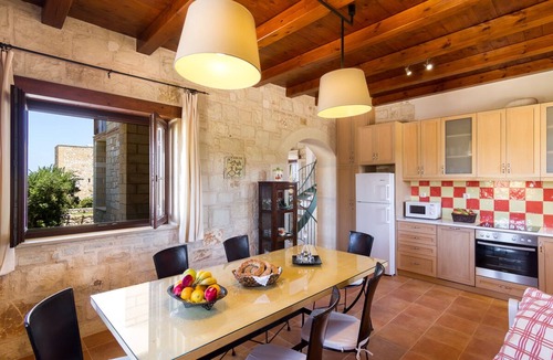 Rapaniana Villa | 3 bedroom Beachfront Villa Emerald 80 meters from the beach