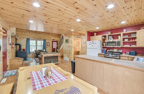 Tawas City House | 3 Mi to AuSable River! Forest Retreat w/Fire Pit