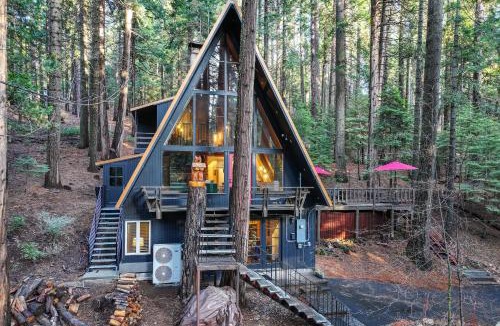 Dorrington House | 3 Mi to Calaveras Big Trees: Cabin w/Fire Pit!