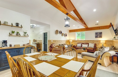 Bellaire Cabin | 3 Mi to Lake! Golfer's Oasis on Summit Course