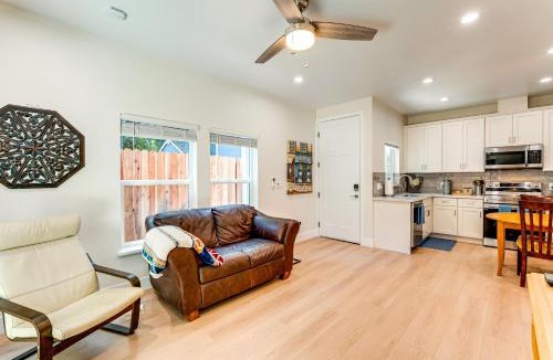 Davis Apartment | 3 Mi to UC Davis: Retreat w/Furnished Patio!
