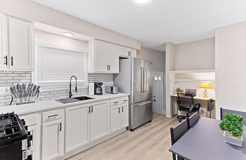 Dearborn Heights House | 3Bds-Wif-Fi -30+Day/Work-Friendly Spacefor travel