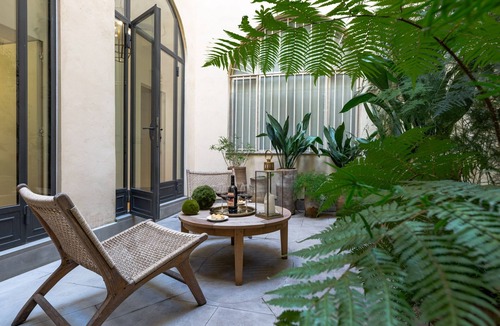 Oltrarno Apartment | 3BR Deluxe Palazzo Complimentary Wine Premier Location Pitti Palace View