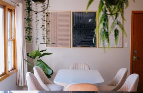 Dunning Apartment | 3BR Modern Apt Gym Workspace Quiet Location