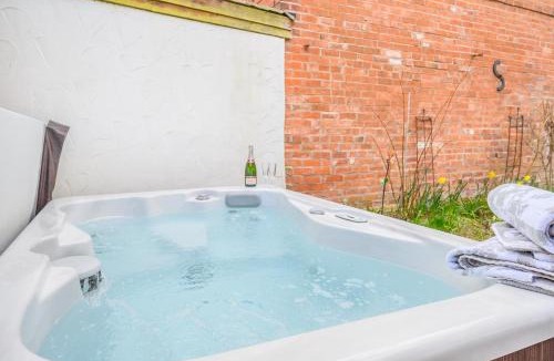 Alcester House | 4 Bed in Alcester oc-s30997