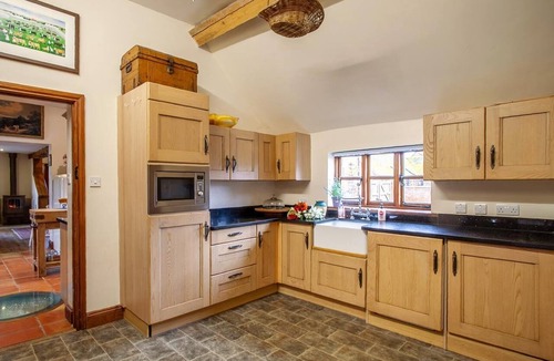 Tirley Cottage | 4 Bed in Gloucester (oc-41216)