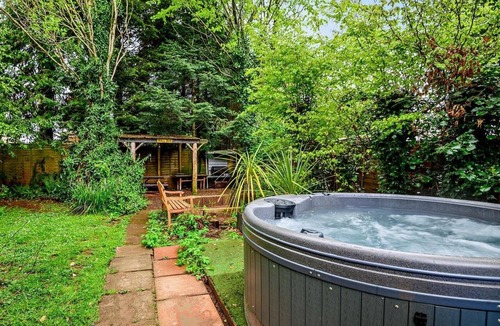 Lydney Cottage | 4 Bed in Lydney (oc-55969)