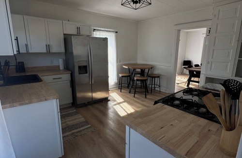 Michigan City Apartment | 4 bedroom beautiful modern apartment near Data center fully furnished