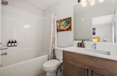 Calgary House | 4-Bedroom Detached Home with AC and Close to Calgary Airport