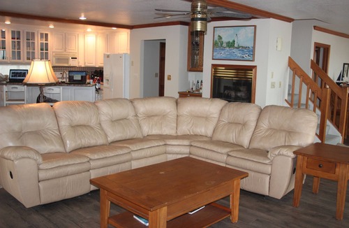 Curtice House | 4 Bedroom Family Friendly Home on Lake Erie